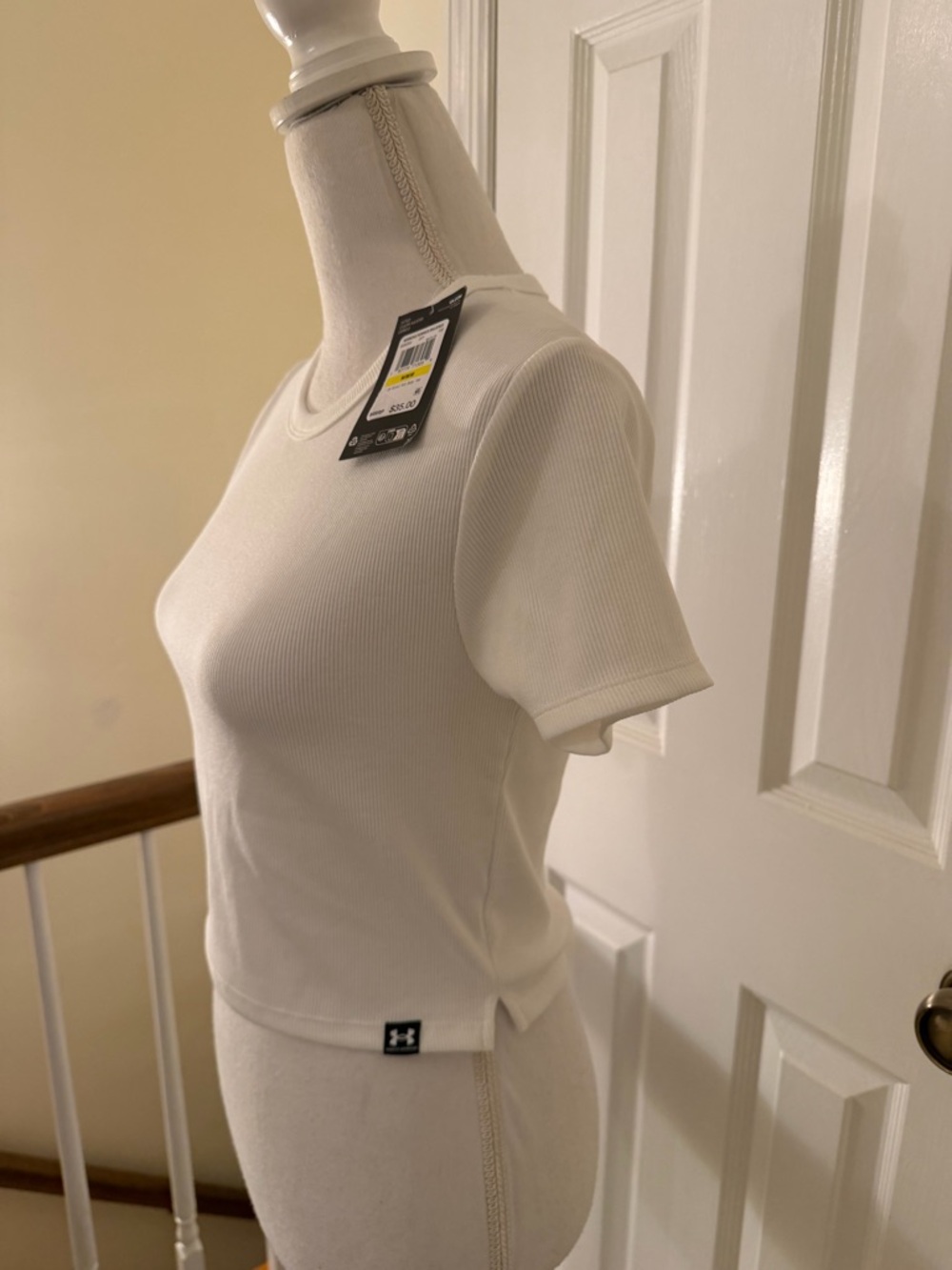 Under Armour Ribbed Fitted Baby Tee NWT! - Picture 11 of 11
